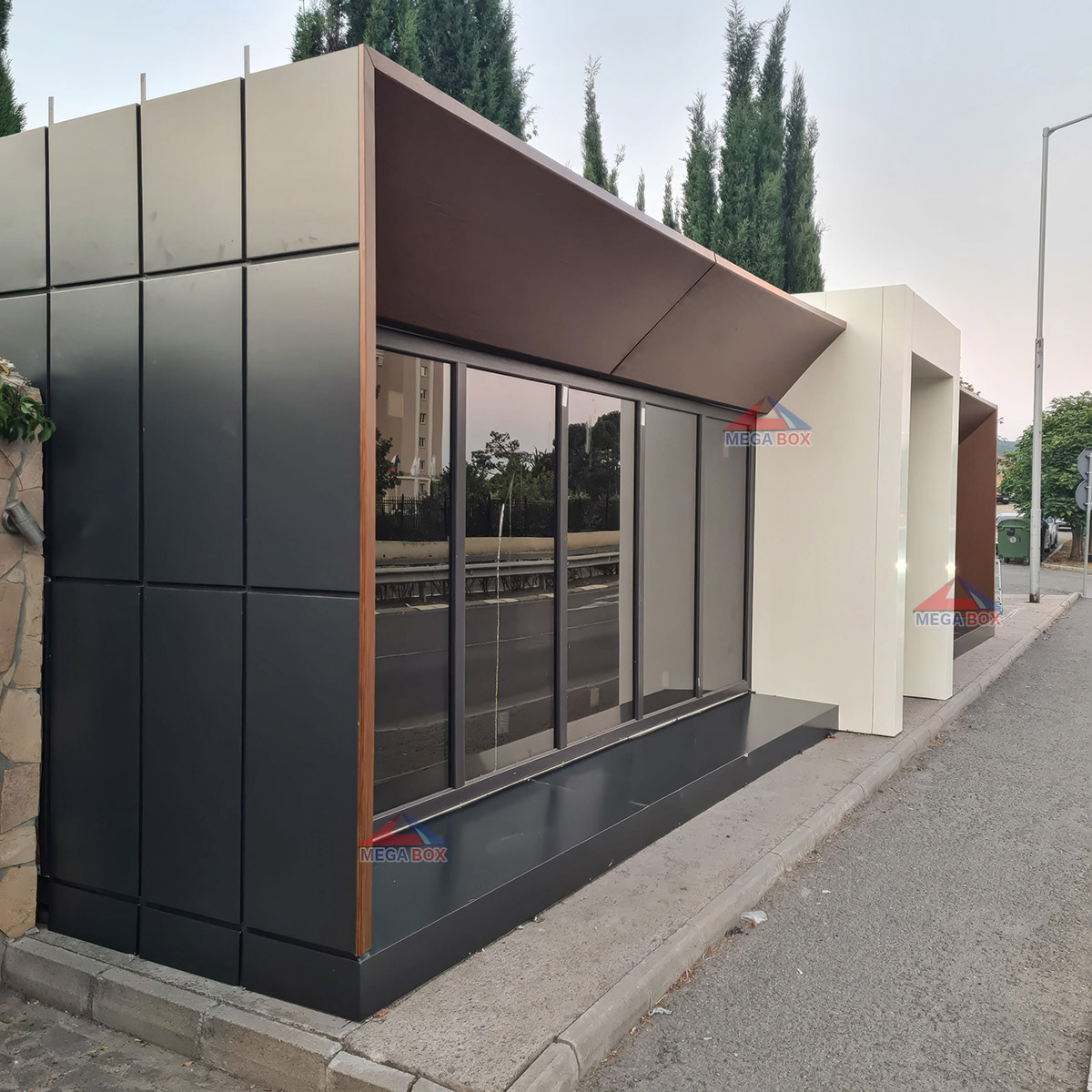 Луксозен офис контейнер Виктория с облицовка еталбонд 2