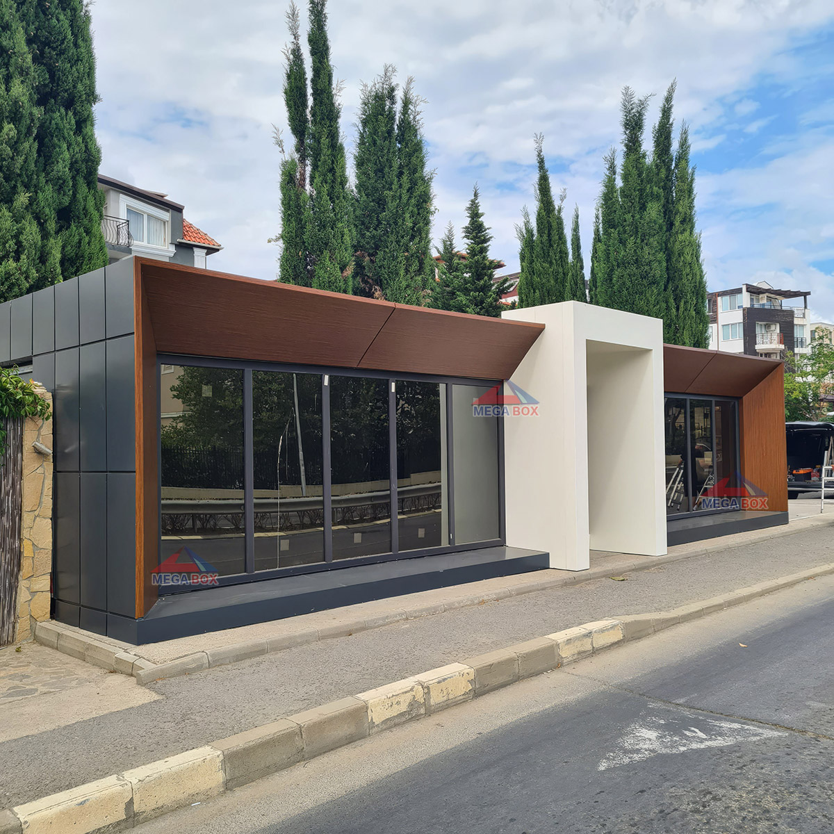 Луксозен офис контейнер Виктория с облицовка еталбонд